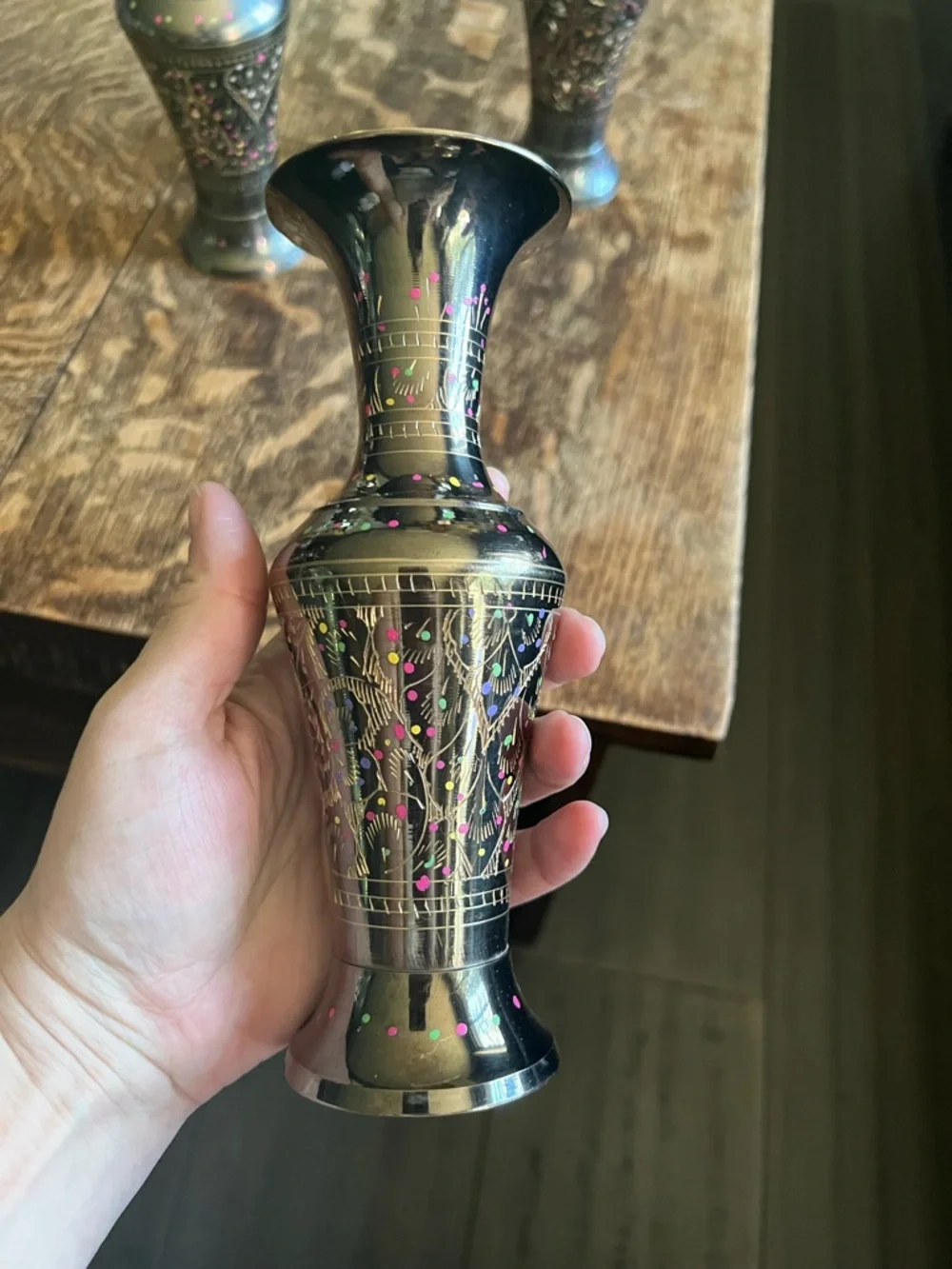 Vintage hand etched brass vases- 3 - Picture 6 of 7